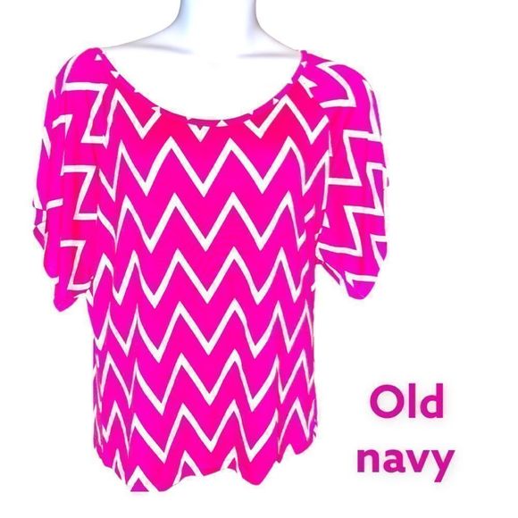 Old navy white with hot pink chevron design - Picture 1 of 5